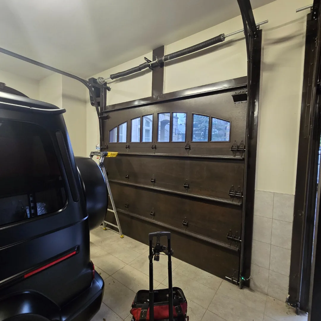 Garage door tune-up and annual maintenance service in Ottawa by Liftime