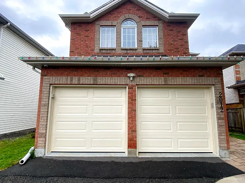 Liftime garage door work in Orléans, Ottawa — example installation